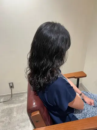 ミディアム パーマ 西川 舞彩のヘアスタイル