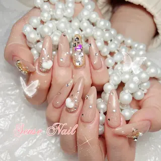 ネイル Queening 🦋のネイルデザイン