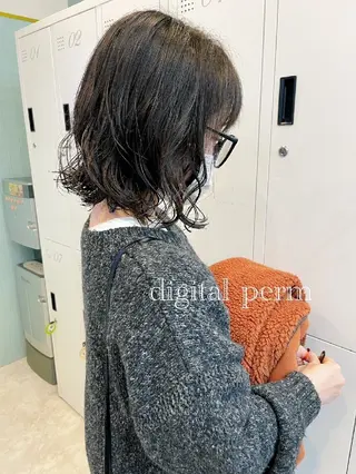 ミディアム パーマ 暗髪艶カラー/ 髪質改善TR/maiのヘアスタイル