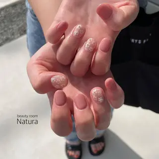 ネイル マツエク・マツパ アイブロウ beautyroom Naturaのネイルデザイン