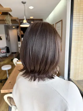 ミディアム カラー ツキダテ ユイのヘアスタイル