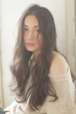 ロング 透明感カラー/大阪 Rieのヘアスタイル