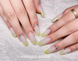 ネイル R inのネイルデザイン