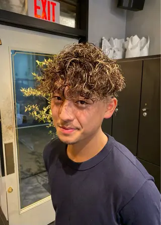 ショート カラー パーマ ヘアアレンジ メンズ キッズ HairSignature所属・ブリーチ指名神戸 No.1美容師RENのヘアスタイル