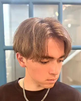 カラー メンズ ショート、韓国メンズ ヘアのかつらぎのヘアスタイル