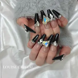 ネイル LOUISE CRYSTALのネイルデザイン