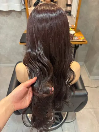 ロング カラー 千木良 萌々のヘアスタイル