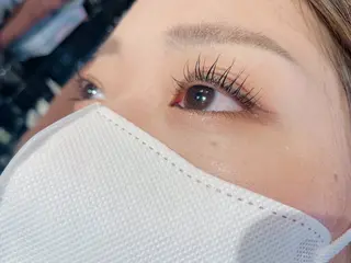 マツエク・マツパ 西川 夕奈のヘアスタイル