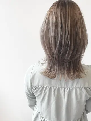 セミロング MYRTLE TSUNODAのヘアスタイル