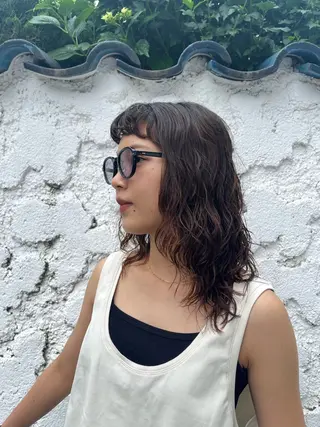 セミロング 韓国風前髪顔周り バーバーakaneのヘアスタイル