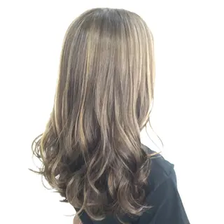 ロング アップシー デイジーのヘアスタイル