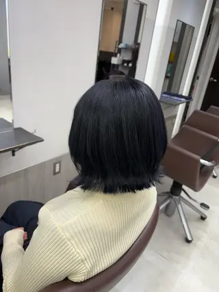 ショート カラー noa 寒色系カラーブリーチのヘアスタイル