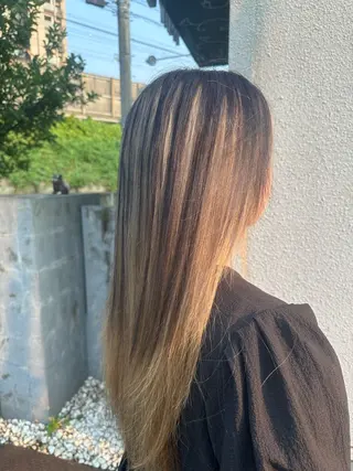 ロング カラー 安達 望のヘアスタイル