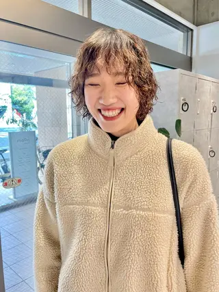 ショート パーマ スズキ シオリのヘアスタイル