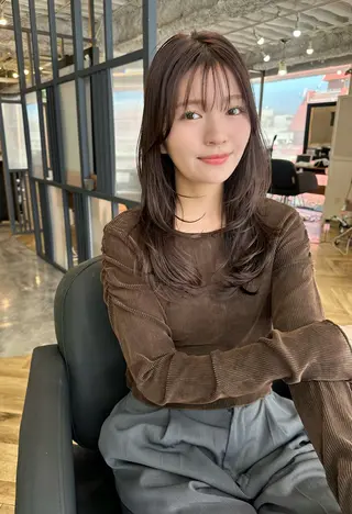 セミロング 鎌倉 彩のヘアスタイル