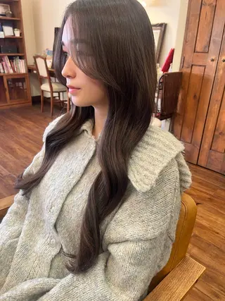 ロング Ayumi/艶カラー /レイヤー/ネイルのヘアスタイル