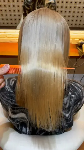 カラー CoCooN TAKUMAのヘアスタイル