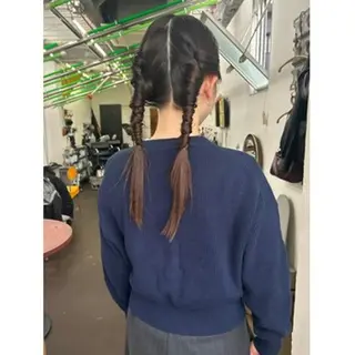 ロング qiie ワンカラー 黒染め　白髪染めのヘアスタイル