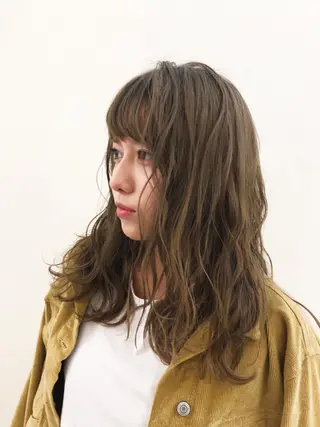 ミディアム エクステ ハイトーン 💭黒崎ハルカのヘアスタイル