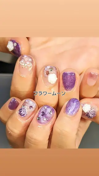 ネイル フラワー ムーンのネイルデザイン