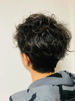 カラー パーマ メンズ アイブロウ 中嶌 健一のヘアスタイル