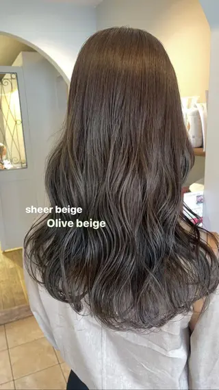 ロング カラー ミルクティー/ SACHIKAのヘアスタイル