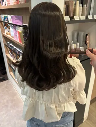 ミディアム カラー モテ髪‎🫧赤み消し カラー表参道きょうこのヘアスタイル