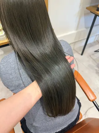 ロング 💛🤍U too e’s 鎌倉🧸のヘアスタイル