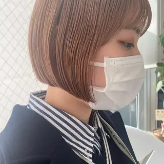ショート カラー センターパート/ 暖色カラーayuのヘアスタイル