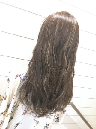 ロング カラー 鍵山 千秋のヘアスタイル