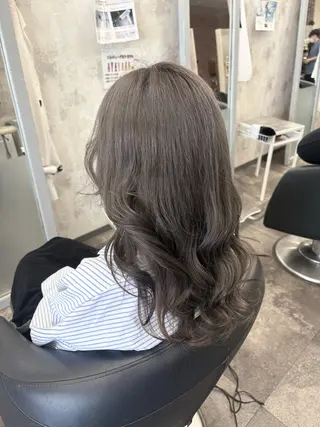 ロング カラー 藤田 麗安のヘアスタイル