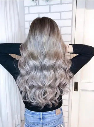 ロング カラー ヘアアレンジ vizz by elyts【北谷】のヘアスタイル