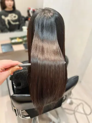 ロング AIconic nagoya所属・縮毛矯正/ レイヤー/ミディアムのヘアスタイル