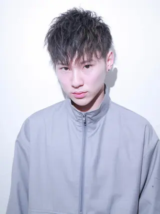 メンズ ブリーチカラー/ 岩破瑞希のヘアスタイル