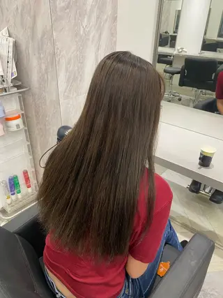 カラー towa / EIGHTのヘアスタイル