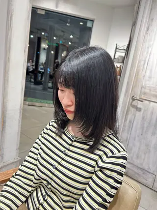 ミディアム 河野 穂香のヘアスタイル