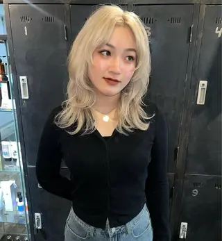 ミディアム カラー 海外レイヤー/ ブロンドKazuhaのヘアスタイル