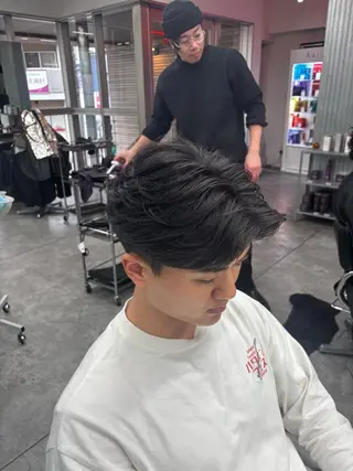 メンズ メンズ特化✨️ 韓国風パーマ🔥一八のヘアスタイル