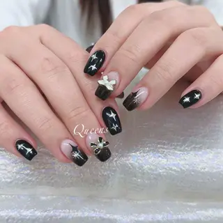 ネイル Queens テイのネイルデザイン