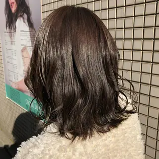 カラー 伊東 彩花のヘアスタイル
