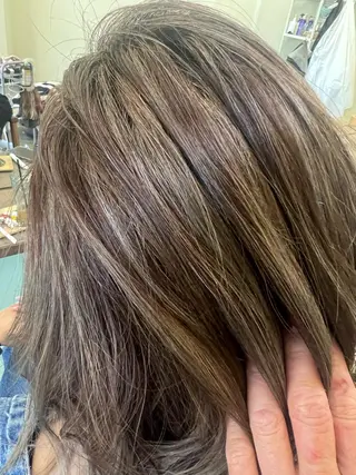 ミディアム カラー 鶴見 和美のヘアスタイル