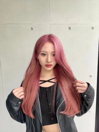 ロング エクステ/ハイトーン /レイヤーカットのヘアスタイル