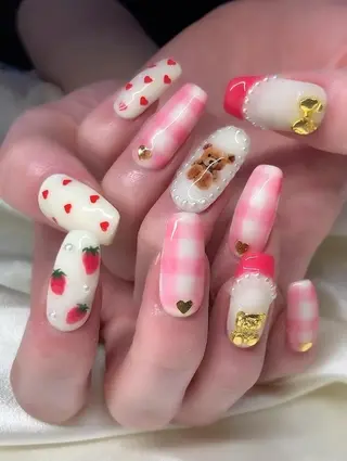 ネイル マツエク・マツパ アイブロウ Nail&eye Belire 新宿のネイルデザイン