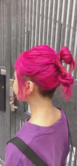 ミディアム カラー ヘアアレンジ ウルフカット／吉村 桃子のヘアスタイル