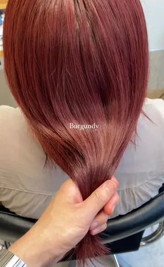 ミディアム カラー THE DAY所属・AKI HASHIMOTOのヘアスタイル