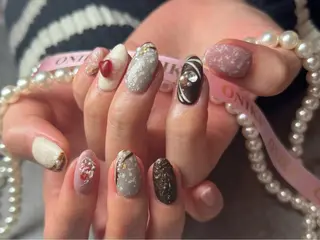 ミディアム ONIKA Nail 青山通り店所属・ONIKA Nail 表参道A4徒歩2分のネイルデザイン