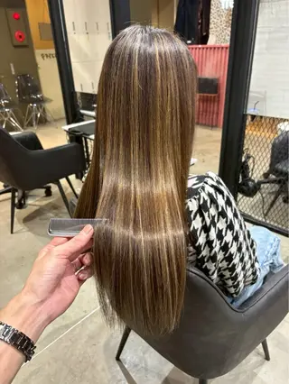 ロング カラー YURA hairのヘアスタイル