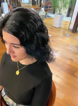 セミロング パーマ ayaka |トレンドヘアのヘアスタイル