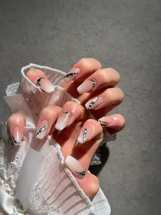 ネイル I-nailロング /ワンホン/キラキラのネイルデザイン