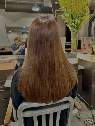 ロング タツキ／レイヤー／ パーマ／艶カラーのヘアスタイル